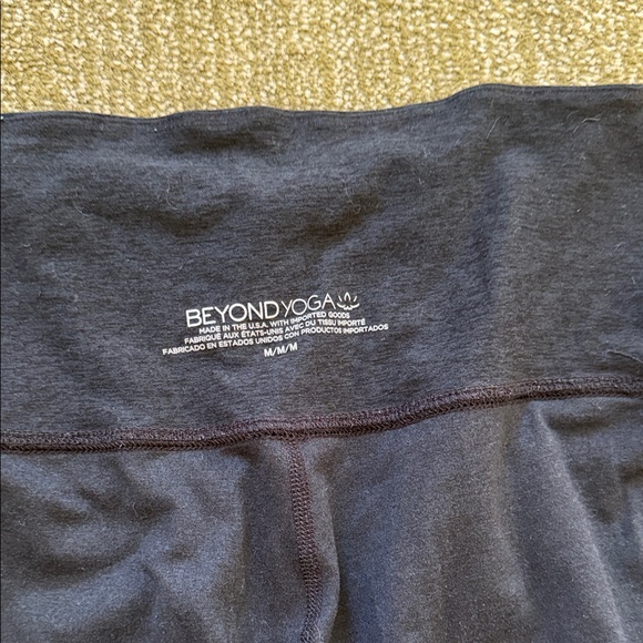 Beyond Yoga Pants - Beyond Yoga space dye leggings size M